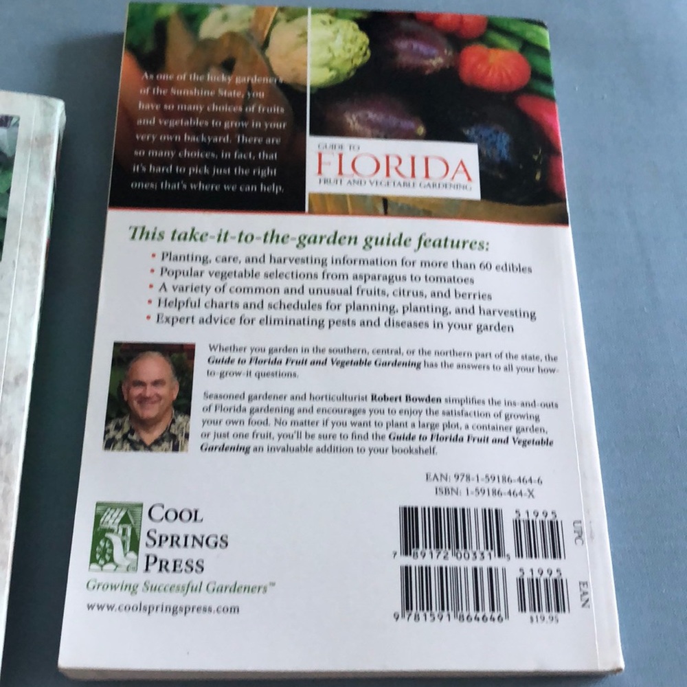 Gardening Book Bundle - Picture 11 of 13